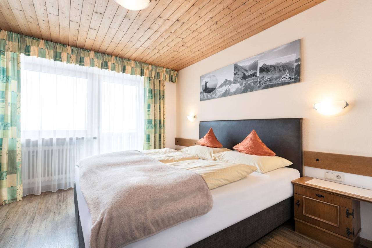 Gasthof Pension Berghof Hippach Exterior foto